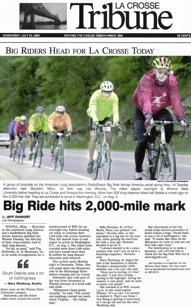 07-10-00 - LaCrosse Tribune article: Big Ride hits 2000 mile mark.  (Featuring FMCPT member Rodger Lynch, who is heading up the pack in the photograph.)