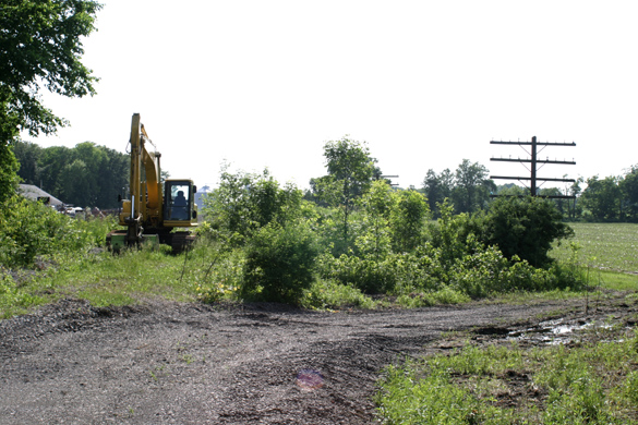 05-29-04 Ballast ends about 3/4 mile from South Charleston. Equipment ready to go